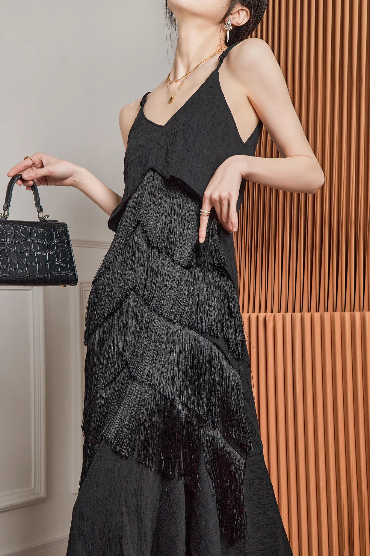 Платье-комбинация, Французское платье для чаепития, ниспадающая кисточка, дизайн небольшой толпы, черное платье в курортном стиле с рыбьим хвостом, длинное